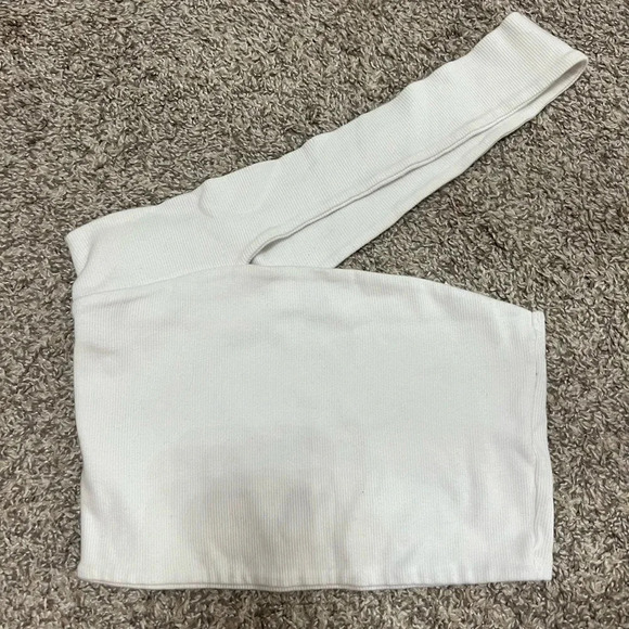 ASOS DESIGN one shoulder rib crop top in white - Picture 5 of 6